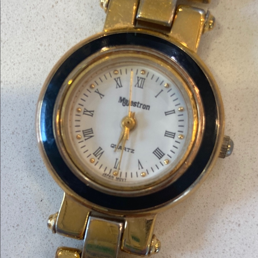 VTG MAJESTRON Quartz Watch Round Gold Plated Black Enamel Circle mod. 94289